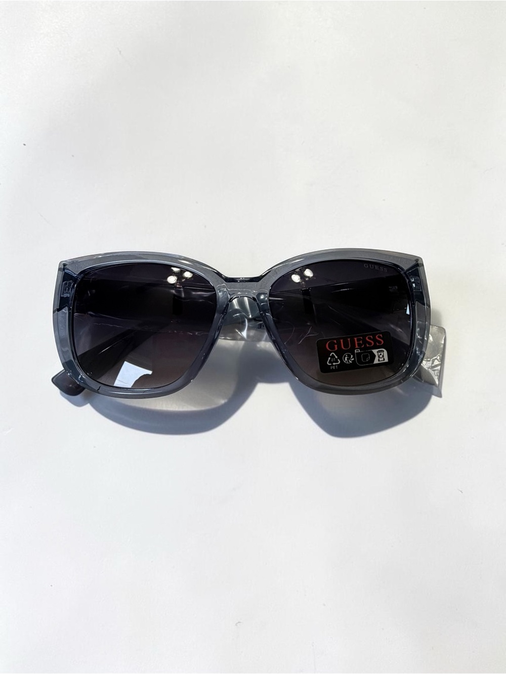 Guess Oversized Gradient Sunglasses – Translucent Blue Square Frames